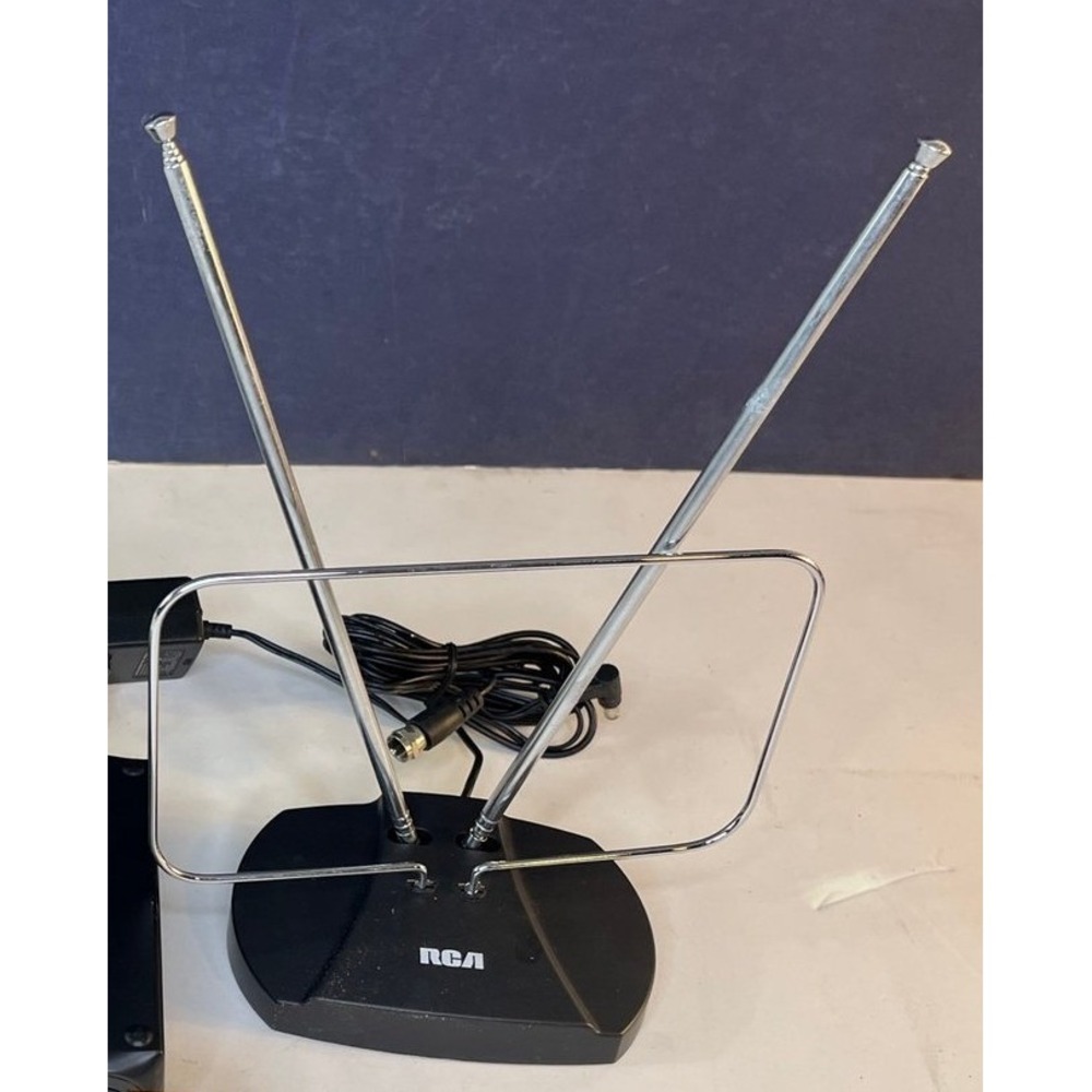 RCA Indoor Antenna TV Black ANT112R Rabbit Ears Loop‎